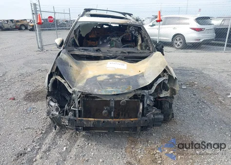 2015 Toyota Rav4 Xle z USA, uszkodzony, nr VIN JTMWFREV0FJ047999